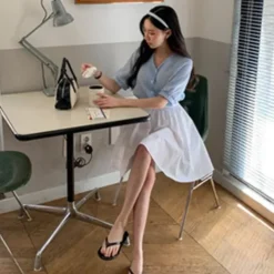 V-Neck Check Puff Sleeve Top